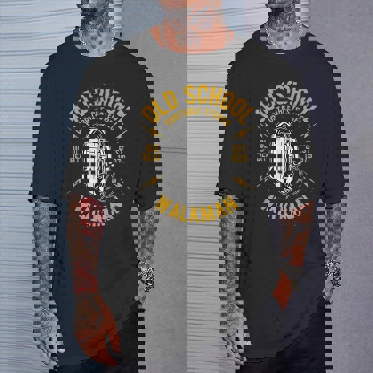 Oldchool Walkman Rocknroll And Music Tシャツ 彼への贈り物