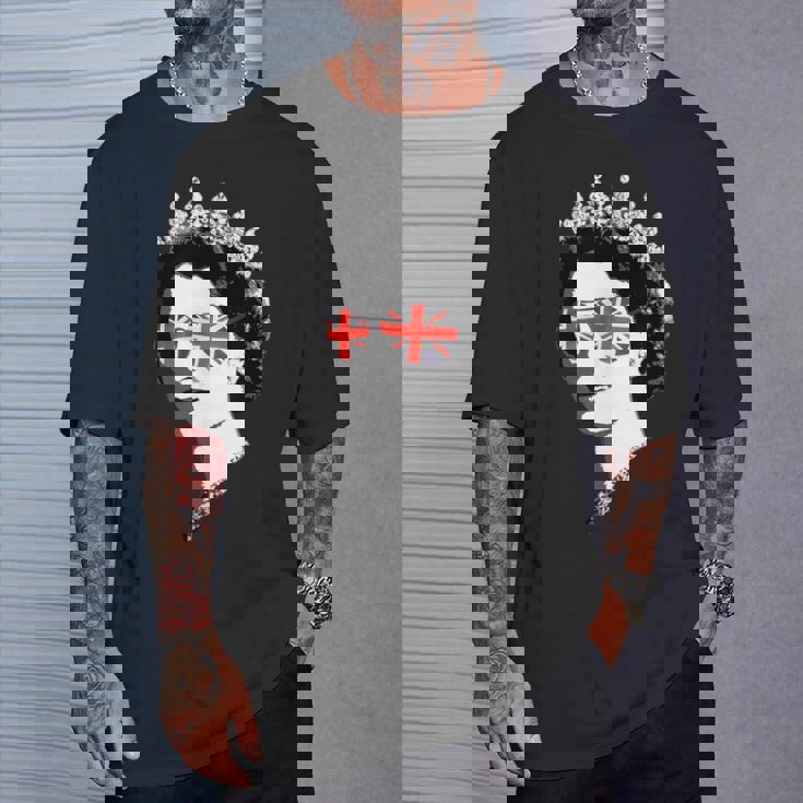 Queen Elizabeth Iiunglasses British Crown エリザベス女王 Meme Tシャツ 彼への贈り物