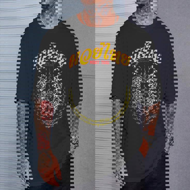 Suea Kooak Yant Thai Kickboxing Twin Tiger Muay Thai Tシャツ 彼への贈り物