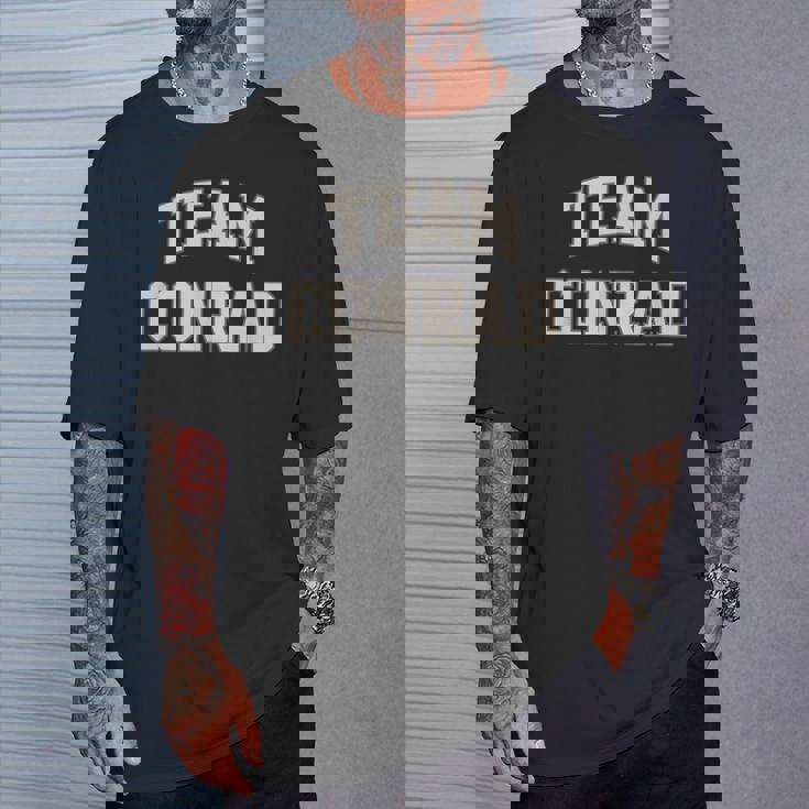 Team Conrad かわいいライバルグラフィック沿岸スタイル Tシャツ 彼への贈り物