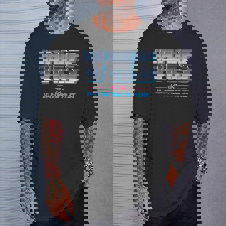 Vhs Tape The Future Is Here Retro Lover -Ideo Tシャツ 彼への贈り物