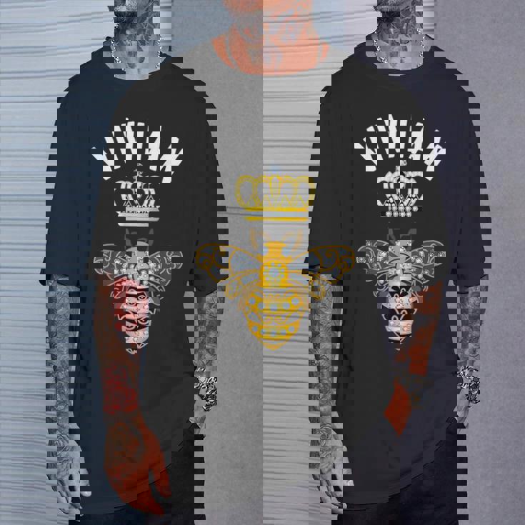 Vivian 名前ivian 誕生日 ギフト 女王 王冠 蜂 ヴィヴィアン Tシャツ 彼への贈り物