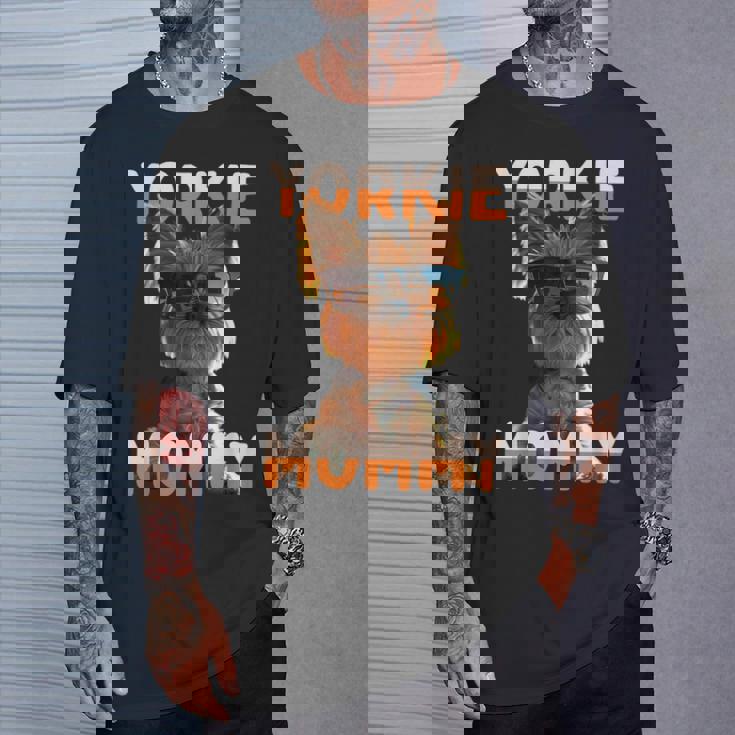 Yorkie Mommyヨーキー ママ 母親 母の日 ママ かわいい ヨークシャー・テリア Tシャツ 彼への贈り物