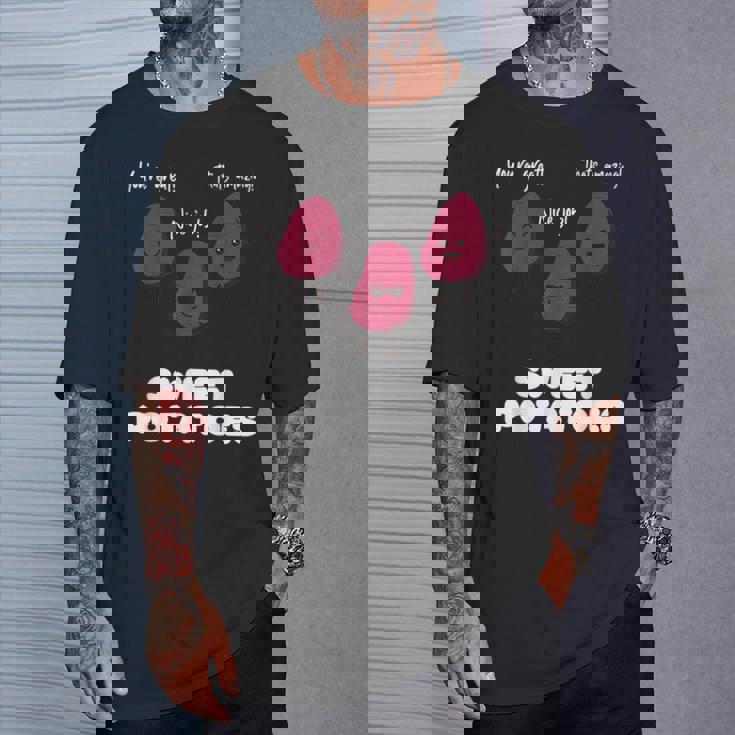 さつまいもを称賛する面白いさつまいもギャング Tシャツ 彼への贈り物