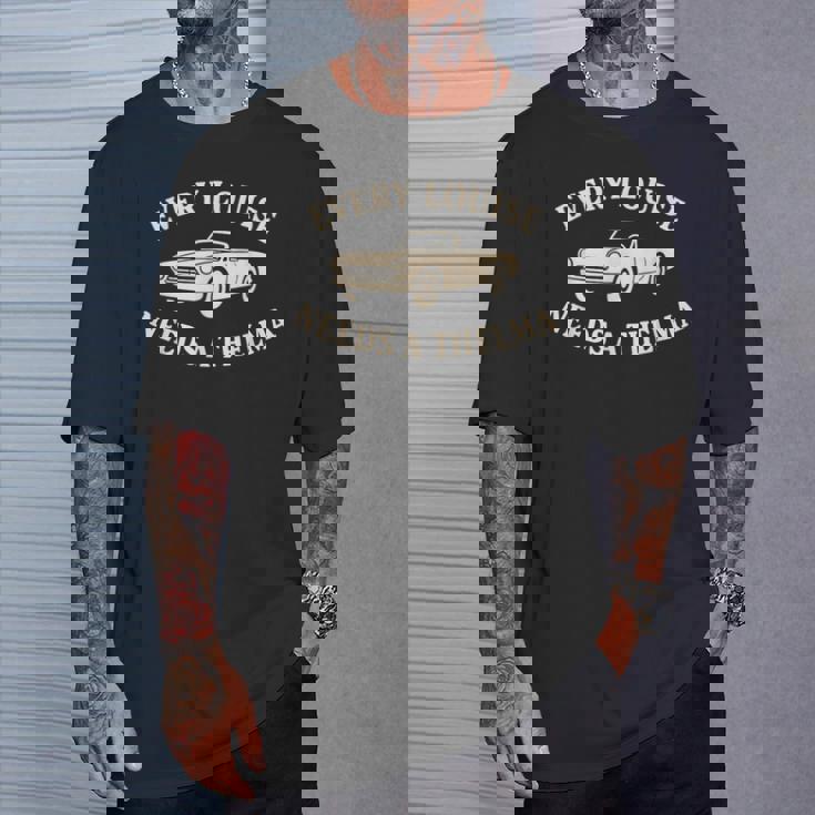 すべてのルイーズにはテルマの親友が必要 Tシャツ 彼への贈り物