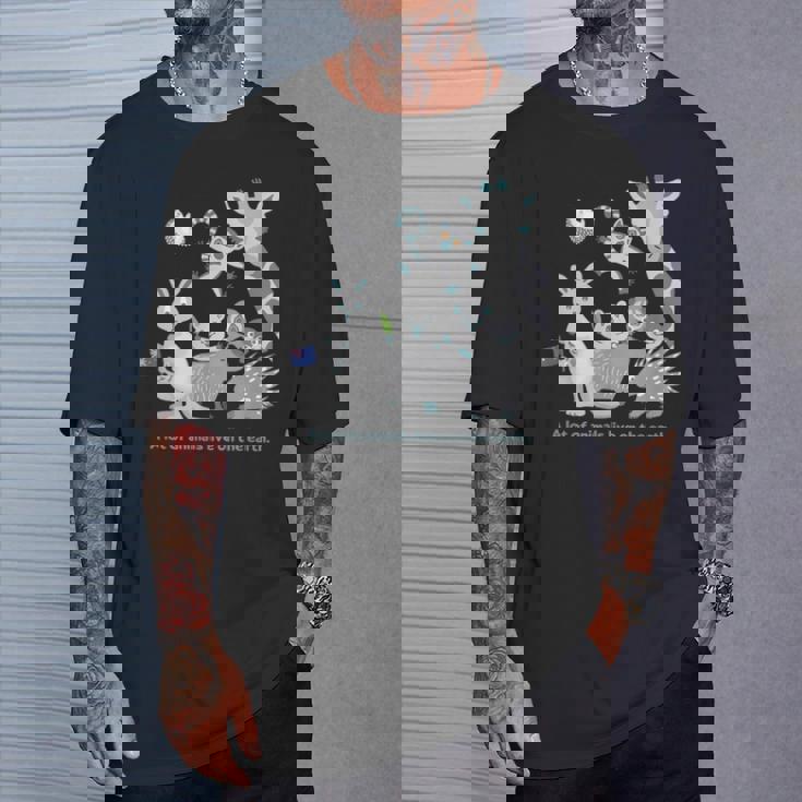 みんなの地球 アニマル キリン カンガルー カピバラ クアッカワラビー ワオキツネザル ハリネズミ メンズ レディース Tシャツ 彼への贈り物