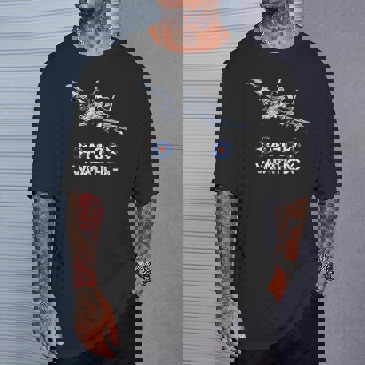 アメリカ軍の戦闘爆撃機a10 イボイノシシ 長袖tシャツ Tシャツ 彼への贈り物