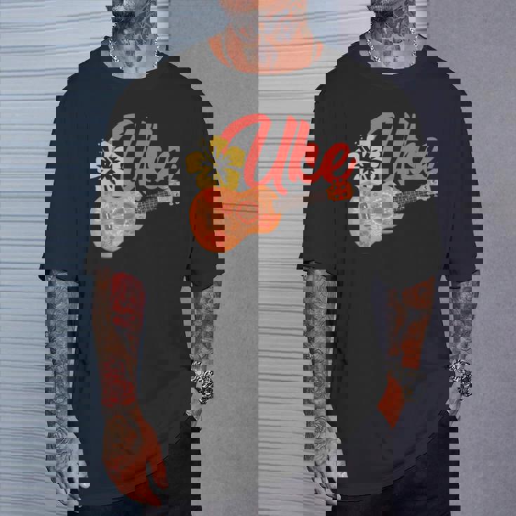 ウクレレギターギタリスト楽器 Tシャツ 彼への贈り物