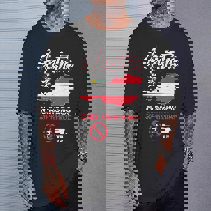 オーストリアのカンガルーなし オーストリアのカンガルーなし 長袖tシャツ Tシャツ 彼への贈り物