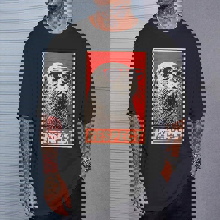 カワウソ 動物 リスペクト ヴィンテージ レトロ Tシャツ 彼への贈り物