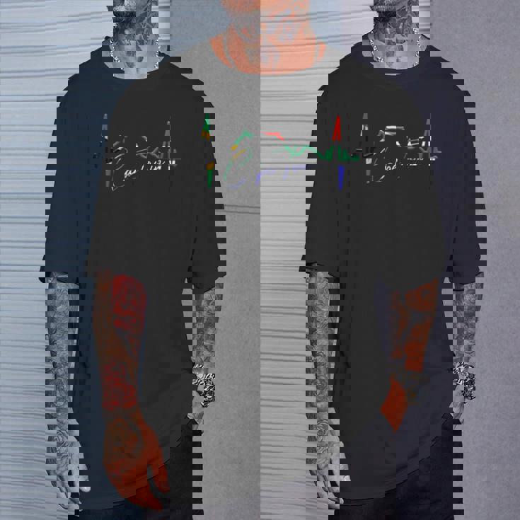 ケープタウン スカイライン ハートビート ケープタウン 南アフリカ テーブルマウンテンi Love Cape Town Tシャツ 彼への贈り物