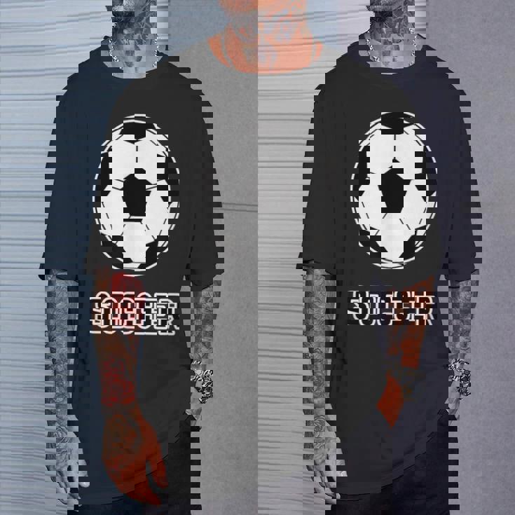 サッカー（サッカー部）Soccer 部活 クラブ【サッカーボール】スポーツ フットボール グッズ ウェア イラスト Tシャツ 彼への贈り物