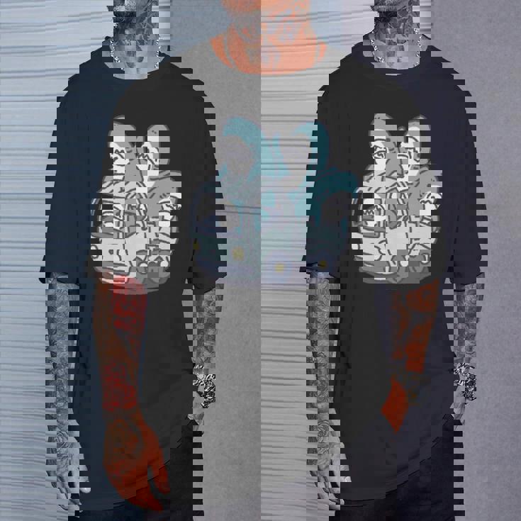 サメがたくさんトラックに 長袖tシャツ Tシャツ 彼への贈り物