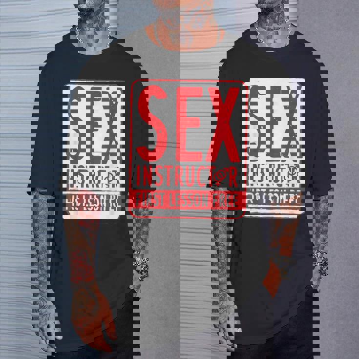 セックスインストラクター、バチェラーパーティー、面白いバチェラーパーティーのアイデア Tシャツ 彼への贈り物