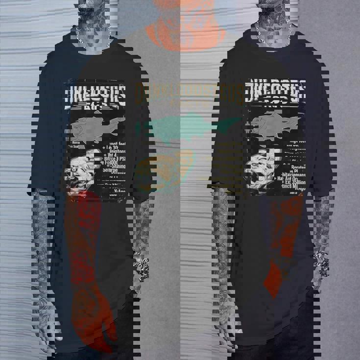 ダンクルオステウス Dunkleosteus Facts 古代魚 恐竜 海洋 生物 学習 図解 Tシャツ 彼への贈り物