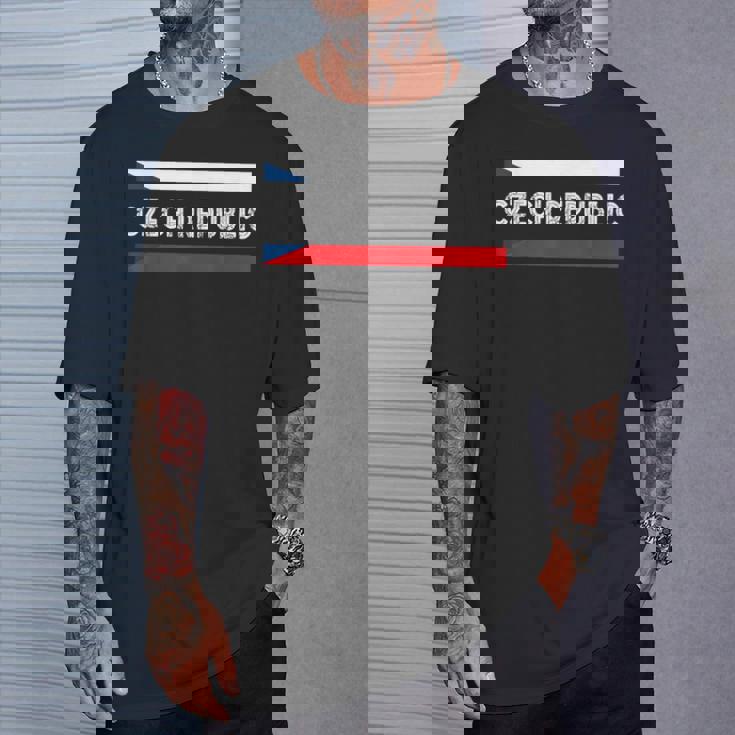 チェコ共和国 国旗 チェコ プライド チェコルーツ チェコ国旗 Tシャツ 彼への贈り物