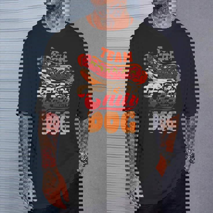 チーム・チリ・ドッグ 面白いチリコンカーン ホットドッグ好きのフードトラック Tシャツ 彼への贈り物