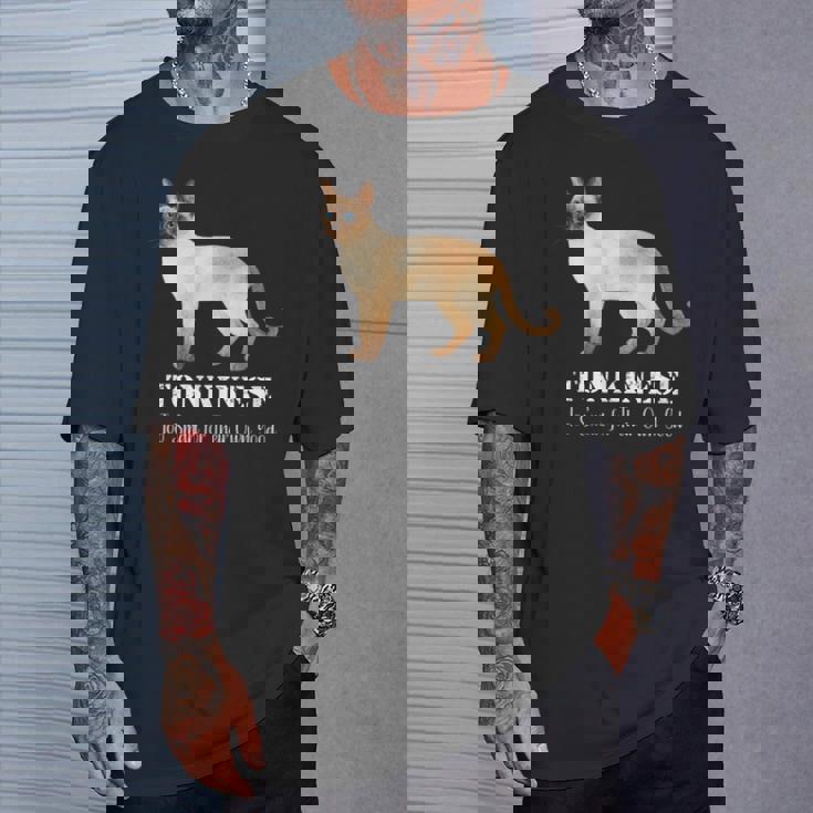 トンキニーズキャットは自分の良いペットデザインにはスマートすぎる Tシャツ 彼への贈り物