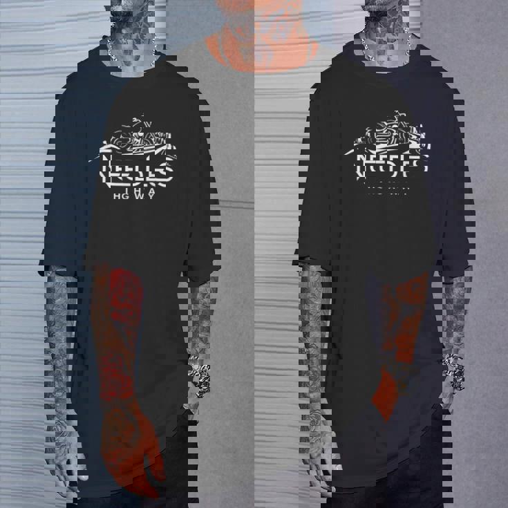 ニードルズ・ハイウェイ・サウスダコタ・モーターサイクル Tシャツ 彼への贈り物