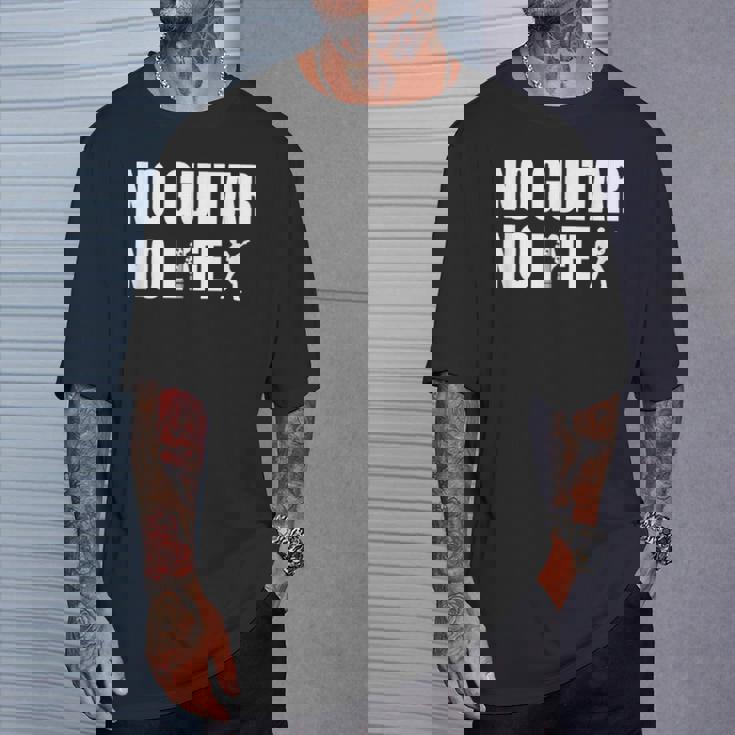 ノーギターノーライフ ギター好き ギター エレキギター ポップ音楽 ロック音楽 軽音部 バンド Tシャツ 彼への贈り物