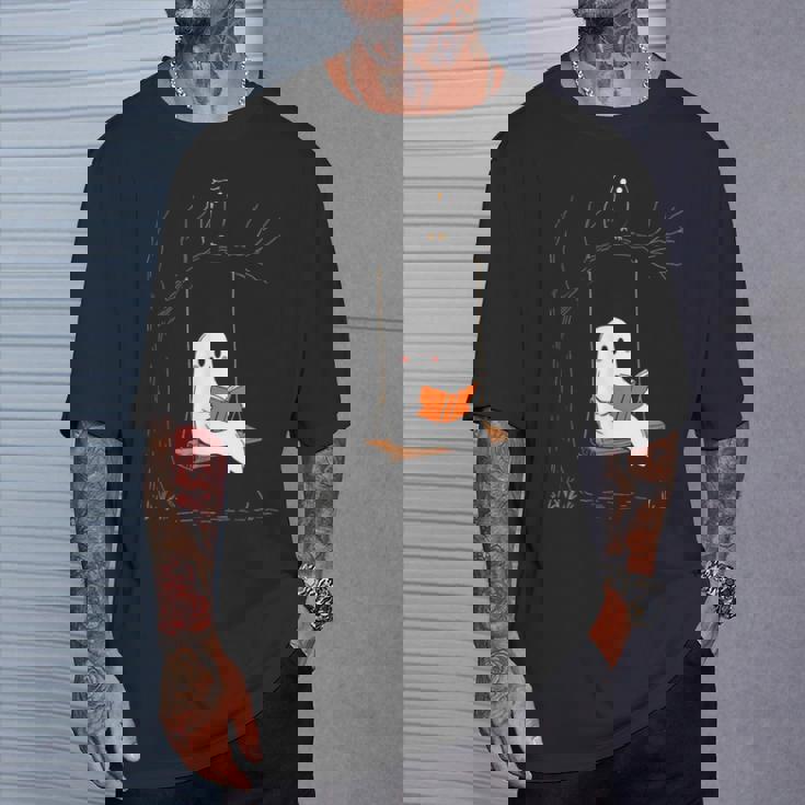 ハロウィン おばけ 読書 かわいい マジカル 本 恋人 本の虫 Tシャツ 彼への贈り物