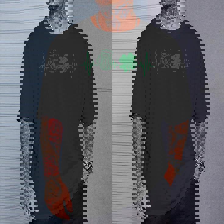 ハートビート 聖パトリックの日 レトロ Tシャツ 彼への贈り物