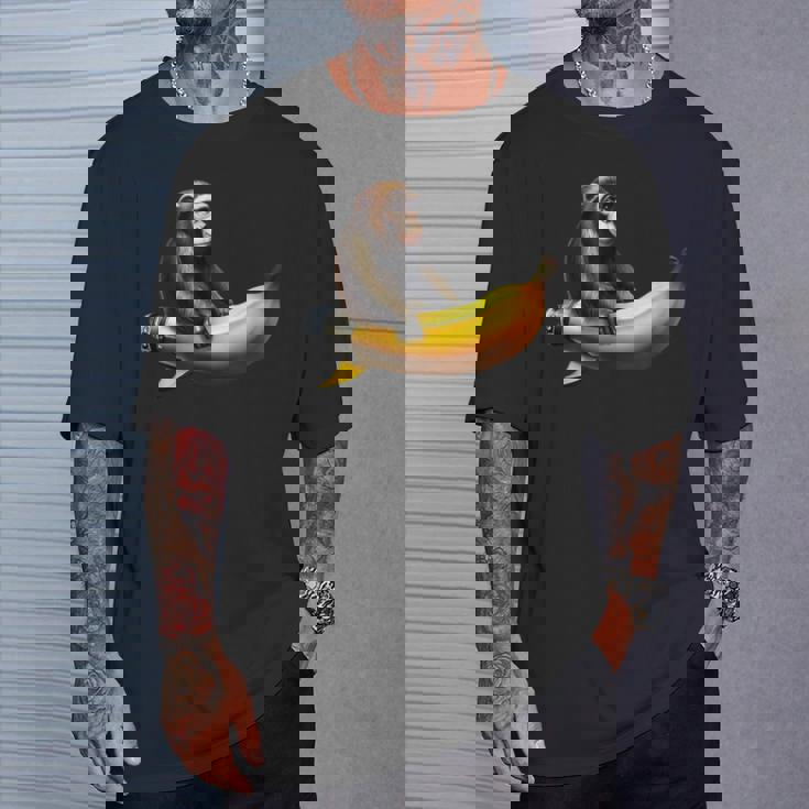 バナナロケットの宇宙飛行士猿 Tシャツ 彼への贈り物