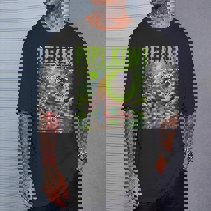 ピピ キウイ アライグマ Ai モンスター イタリアン ブレイン ロット ボーイ ミーム ジョーク Tシャツ 彼への贈り物