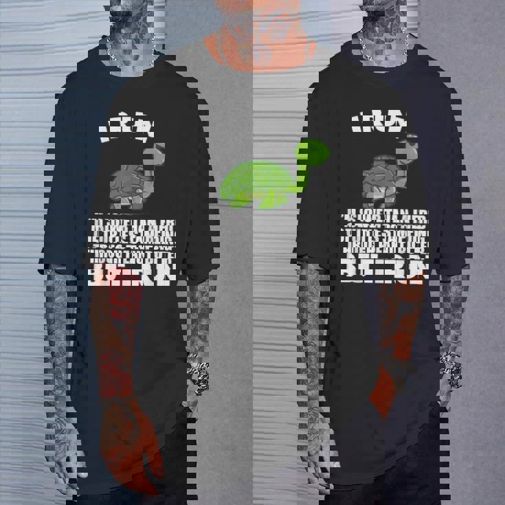 ピーナッツバターで亀よりもゆっくり走る Tシャツ 彼への贈り物