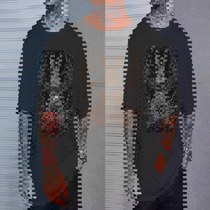 ファンタジーゴシックうさぎ 羽とドクロ Tシャツ 彼への贈り物