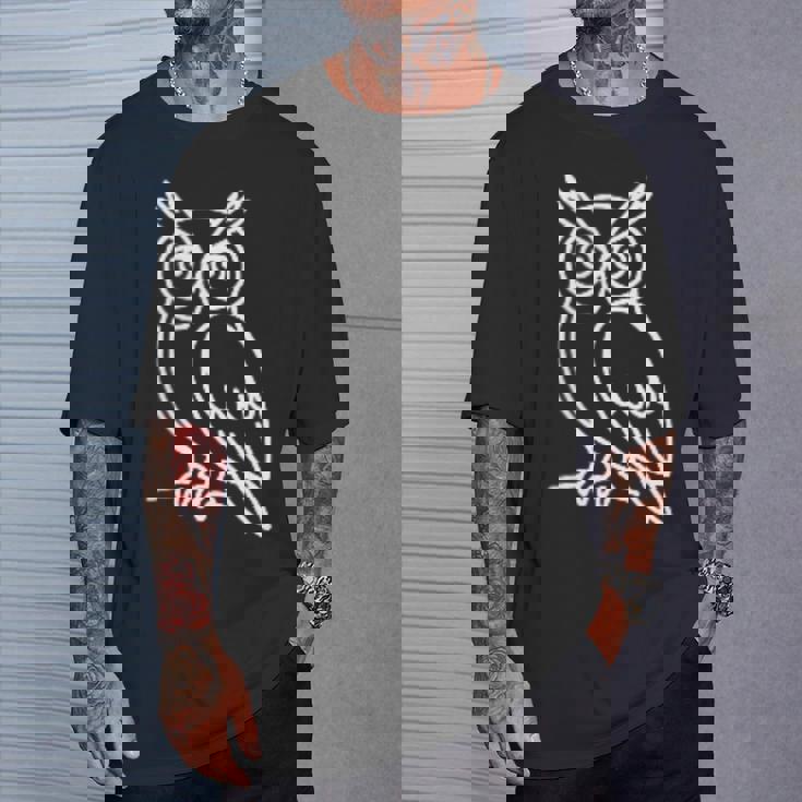 フクロウ ミニマリストバッジ パッチラインアート Tシャツ 彼への贈り物