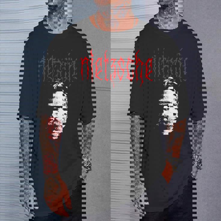 フリードリヒ・ニーチェ-金属の哲学者の設計 Tシャツ 彼への贈り物