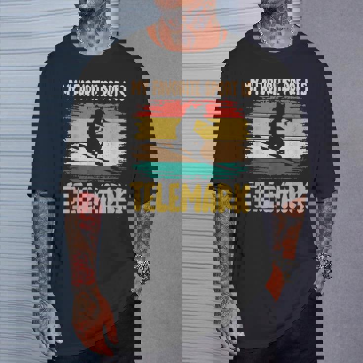 フリーヒールスキー 好きなスポーツはテレマークスキー スキーヤー Tシャツ 彼への贈り物