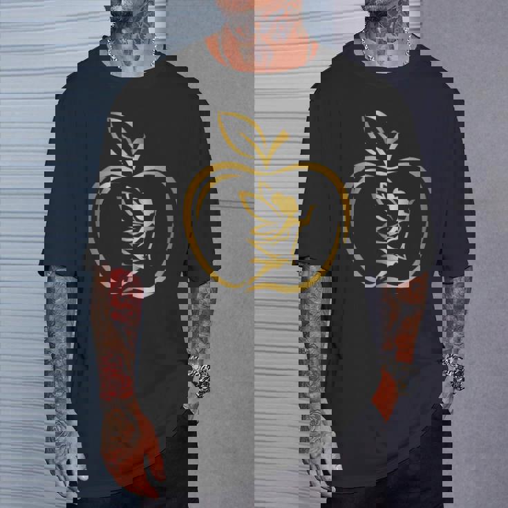 フルーツりんごフレーム 妖精のシルエット ラインアート イラスト 曲線 オリジナルデザイン リンゴ好き フルーツ Tシャツ 彼への贈り物