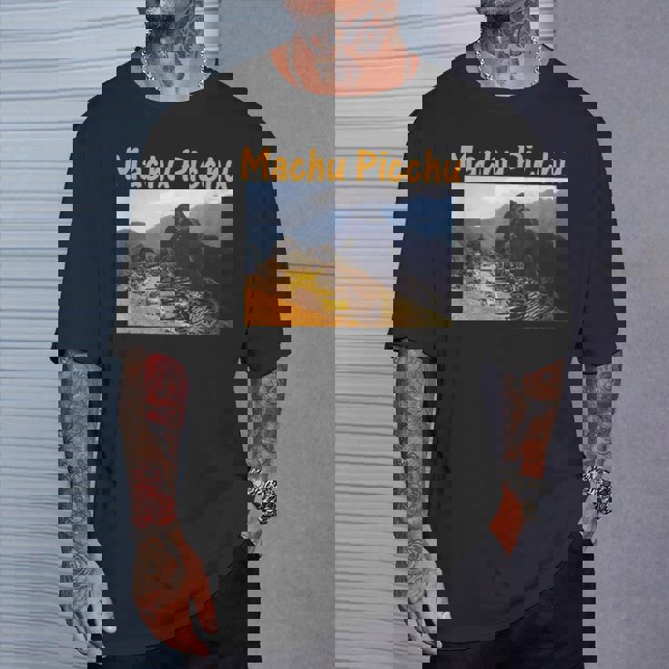 マチュピチュペルー遺跡 日の出 Tシャツ 彼への贈り物