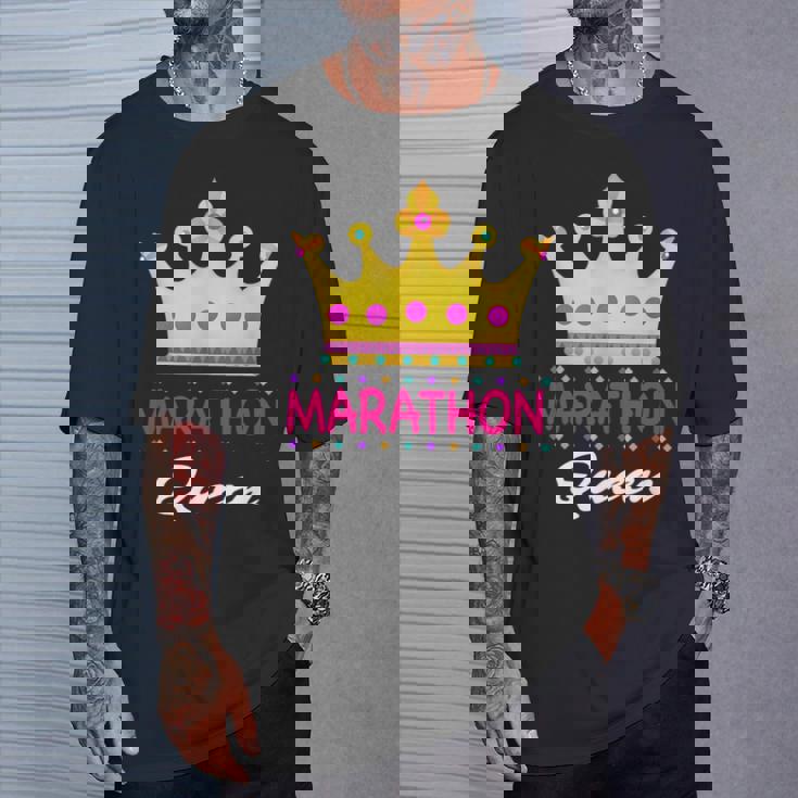 マラソン クイーン ランナー ランニング マラソン 好き 面白い Tシャツ 彼への贈り物