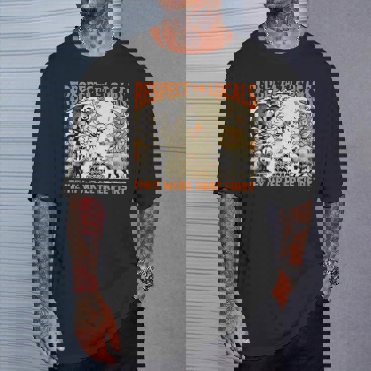 リスペクト Locals オポッサム スカンク アライグマ ハチミツ Tシャツ 彼への贈り物