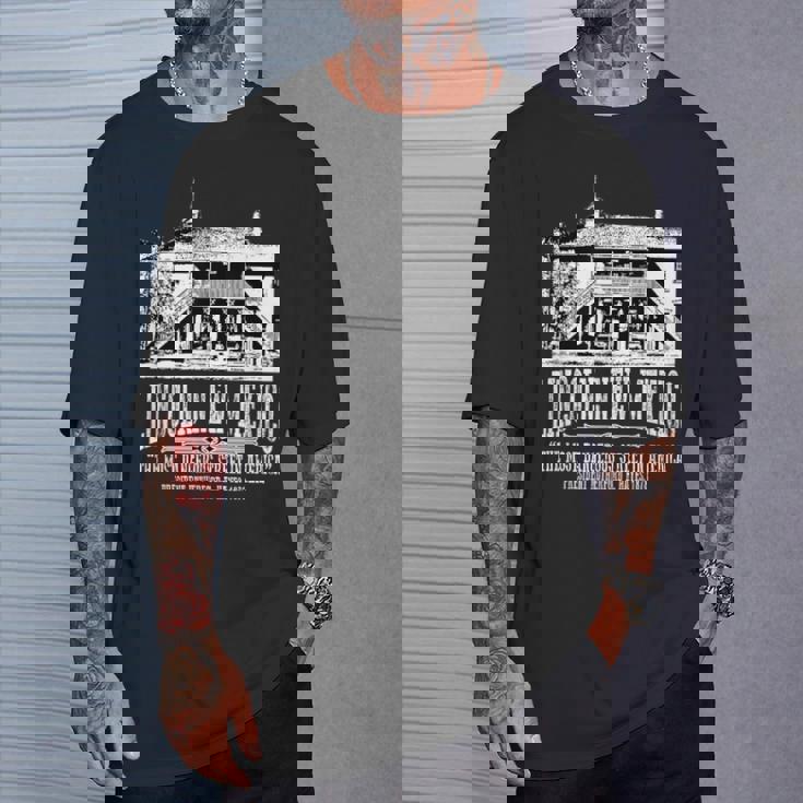 リンカーンニューメキシコ旧裁判所ビリー・ザ・キッド・エスケープス Tシャツ 彼への贈り物