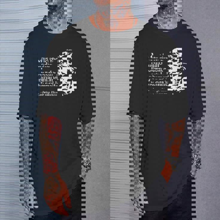 ルートヴィヒ・ヴァン・ベートーヴェン 引用句 クラシック音楽引用句 格言 Tシャツ 彼への贈り物