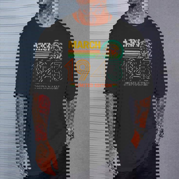 レトロマーチバースデー1943年限定版ヴィンテージ83歳。 Tシャツ 彼への贈り物