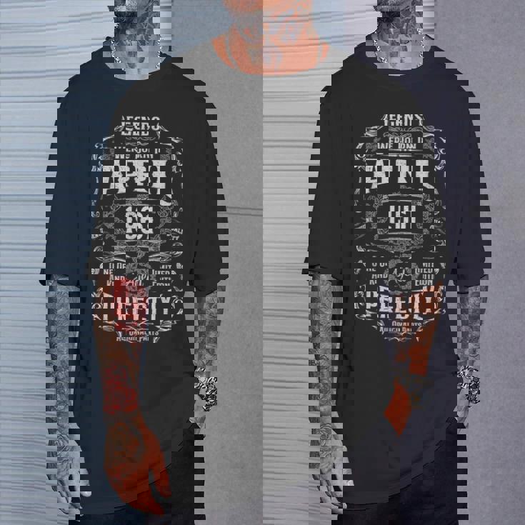 ヴィンテージ65歳の誕生日レジェンドは1961年4月に誕生しました。 Tシャツ 彼への贈り物