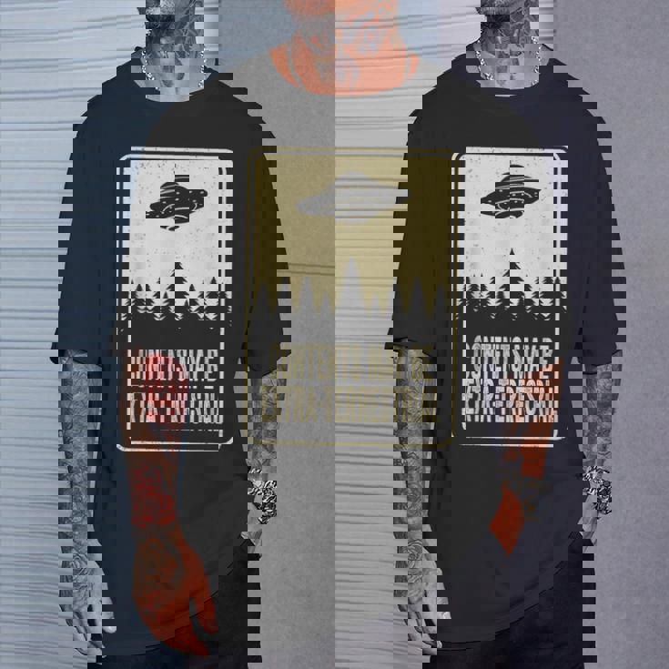 中身は地球外ufo 月曜日 宇宙人宇宙 Tシャツ 彼への贈り物