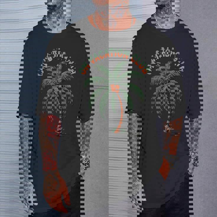 夏ビーチフェスティバル休暇夏休み Onacation Club Tシャツ 彼への贈り物