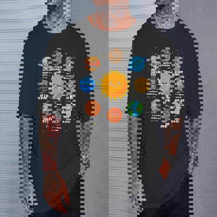 太陽系 9つの惑星 かわいい惑星 恋人 宇宙 天文学 Tシャツ 彼への贈り物