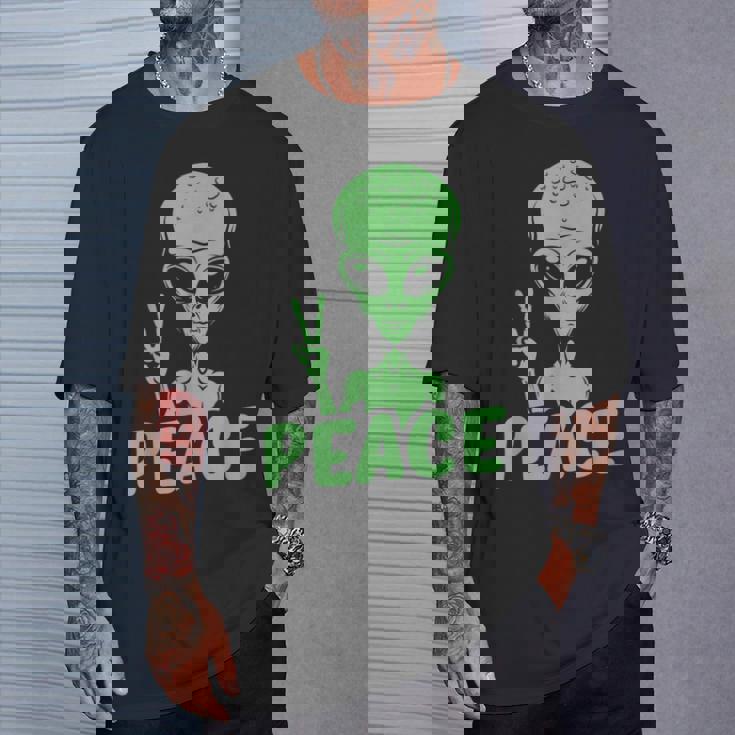 宇宙人 平和 Ufo 変な宇宙人 Tシャツ 彼への贈り物