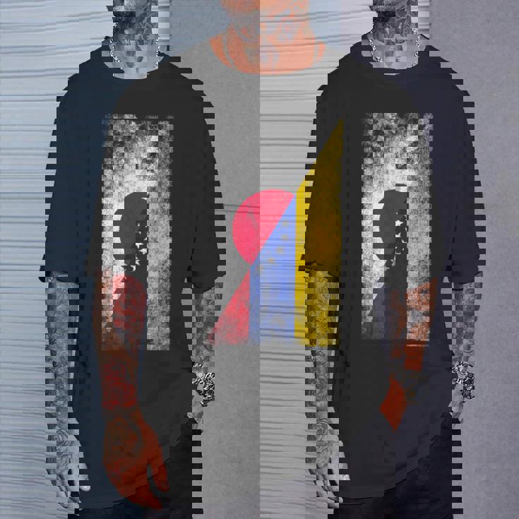 日本ベネズエラ国旗 日本のベネズエラ。 Tシャツ 彼への贈り物