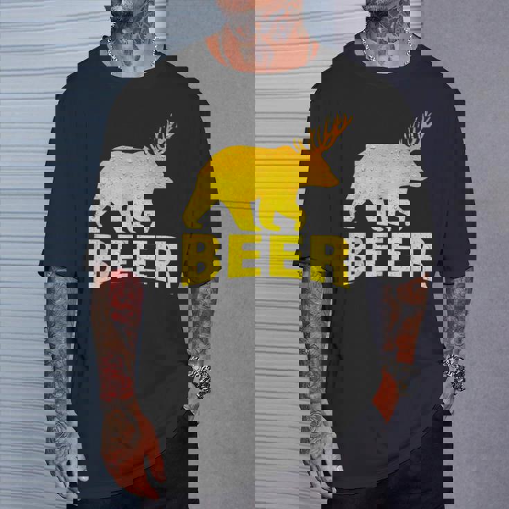 狩猟 ビール スピリット 動物 ティー ベア 鹿 ティー ビール クマ 鹿 Tシャツ 彼への贈り物