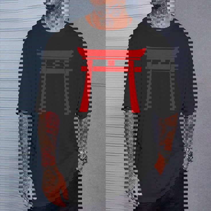 神戸鳥居門シンボル 神道日本門 Tシャツ 彼への贈り物