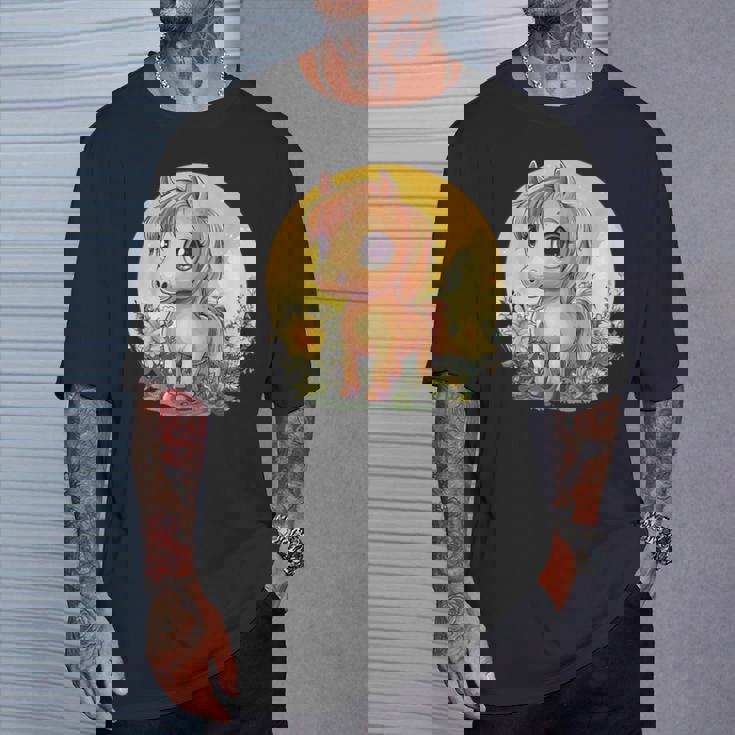 花畑に大きな目を持つかわいいポニー Tシャツ 彼への贈り物