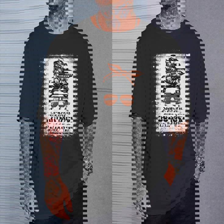 誰かのラウド・マウス・フットボール・マム・チアー・フットボール選手 Tシャツ 彼への贈り物